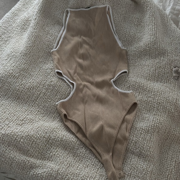 Bershka Brown Cut Out Bodysuit - Picture 6 of 7